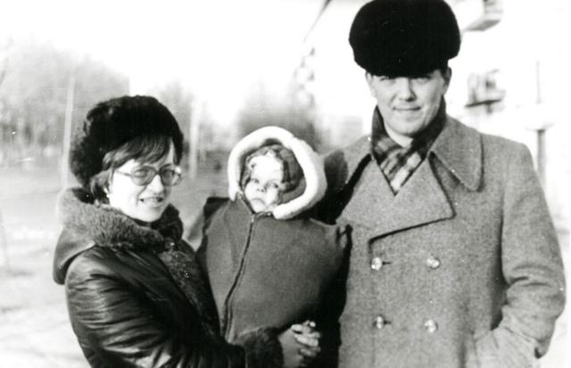 Елена и Иван Сафроновы с дочерью Ириной