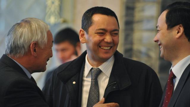 Омурбек Бабанов на встрече после избрания премьер-министром в 2011 году