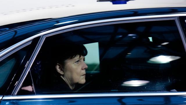 Ангела Меркель в автомобиле