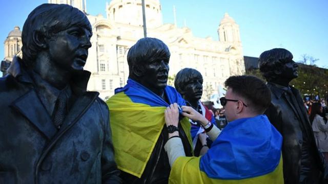 Українським прапором прикрасили і "бітлів"