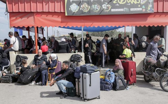 Палестинцы с двойным гражданством ждут открытия КПП Рафах