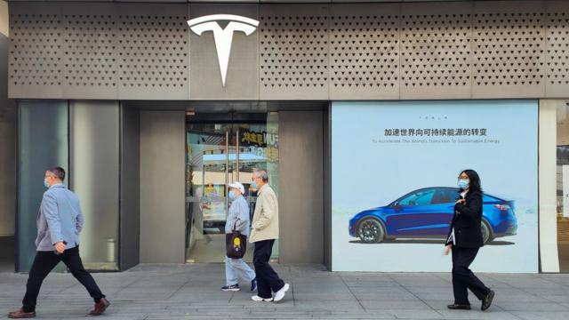 Салон Tesla в Шанхае