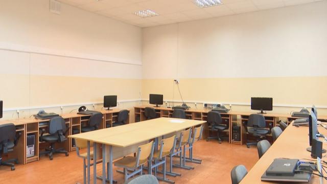 Пустой класс в латвийской школе