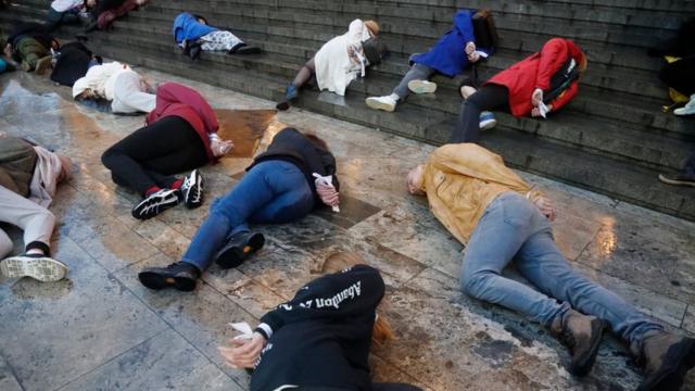 Акция в Тбилиси после того, как мир узнал о массовых убийствах мирных жителей в украинской Буче