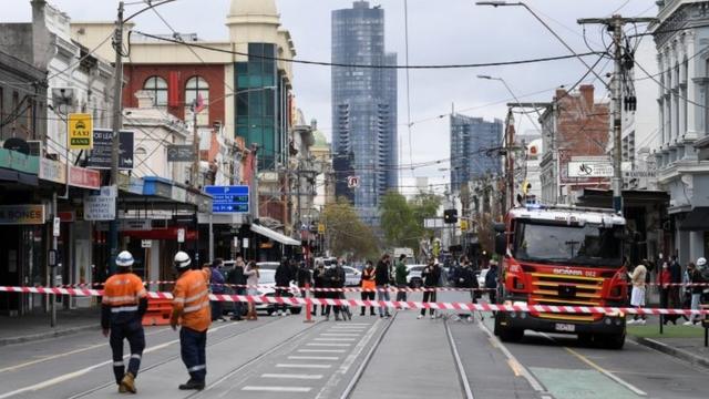 Улица в Мельбурне, перекрытая из-за землетрясения