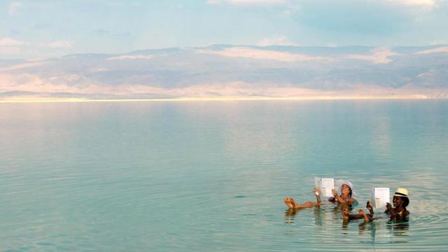 Мертвое море отлично подходит для того, чтобы превратиться в окаменелость