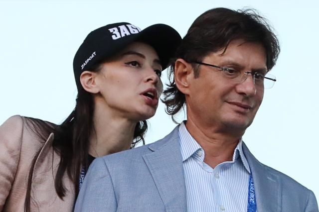 Критики Федуна утверждали, что он чаще прислушивался к советам своей жены Заремы Салиховой, управляя "Спартаком", а не к футбольным специалистам