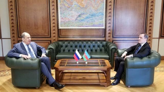Сергей Лавров на встрече с МИД Азербайджана Джейхуном Байрамовом.