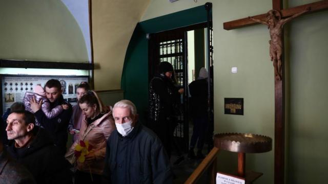 Украинские беженцы на службе в русской православной церкви в Польше. 20 марта, Краков