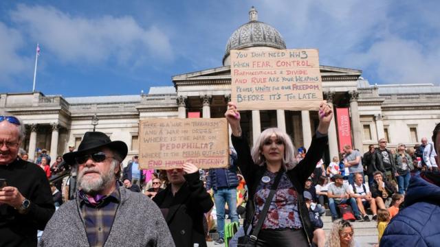 В воскресенье собравшиеся в центре Лондона требовали начать войну против педофилии