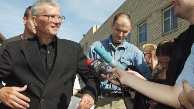 limonov released from prison