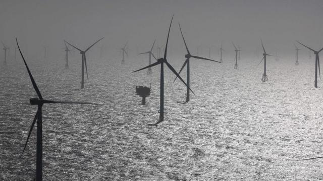 Ветряные турбины у побережья Германии