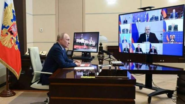Vladimir Putin Moskva hücumundan danışıb