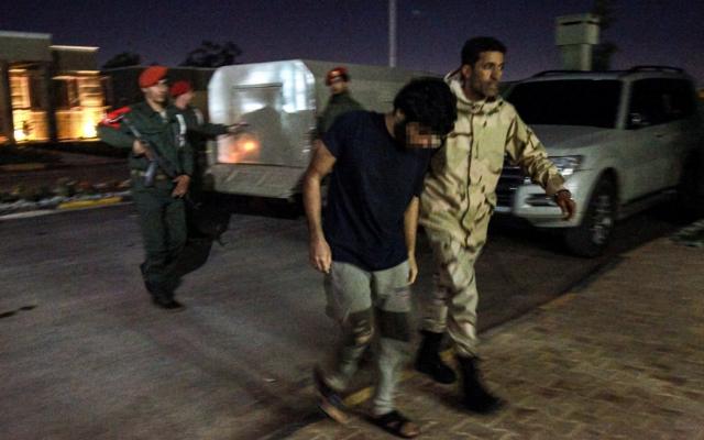 Подозреваемый сирийский наемник, взятый в плен в Ливии войсками генерала Хафтара