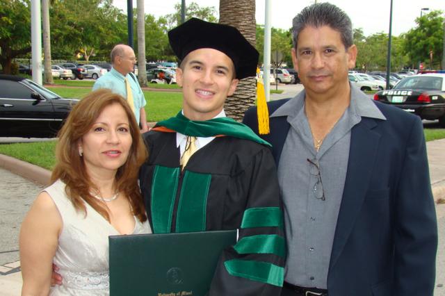 Salinas sa roditeljima nakon diplomskog