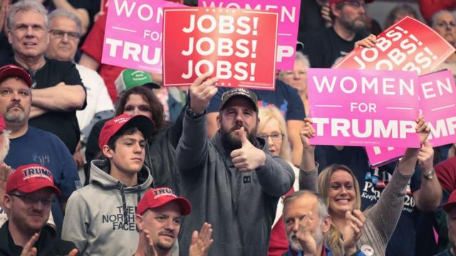 "Работа, работа, работа"; "Женщины за Трампа". Сторонники Трампа на слете в Мичигане