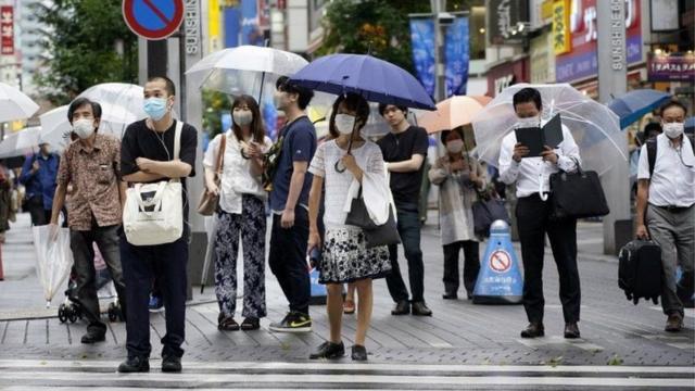 Не все японцы прислушались к призывам властей оставаться дома