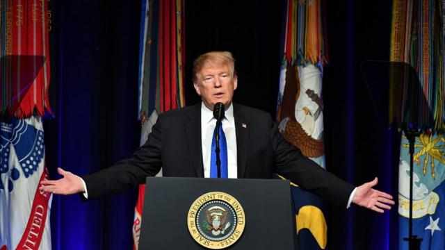 Дональд Трамп представляет "Обзор политики в области противоракетной обороны" в Пентагоне
