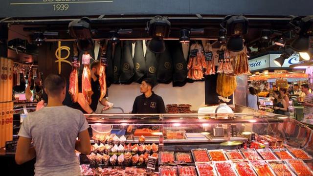 Испания производит множество видов мясной прордукции, известной во всем мире
