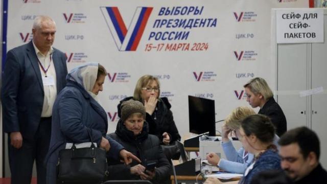 Les élections en Russie se sont déroulées entre vendredi et dimanche, avec des opposants en exil ou interdits de participation.