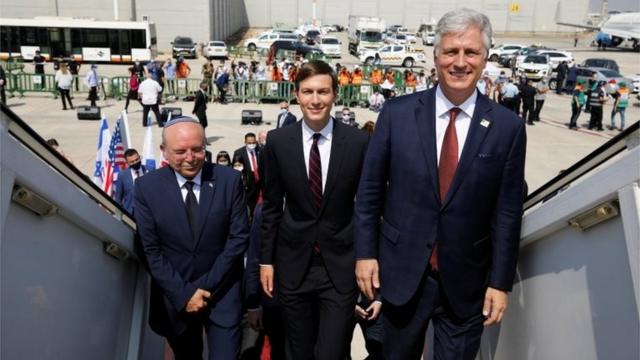 Israeli and US delegates, including Jared Kushner (centre), board the Israel-UAE flight (31/08/20)