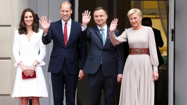 Polish President Andrzej Duda (2-R) and his wife Agata Kornhauser-Duda (R), Britain"s Prince William, Duke of Cambridge (2-L) and Catherine, Duchess of Cambridge (L) during the official welcome ceremony at the Presidential Palace in Warsaw, Poland,