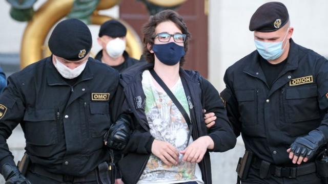 Задержание молодого человека в Минске