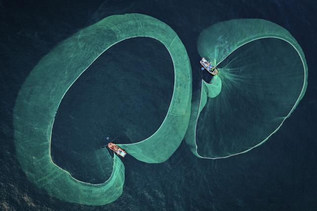 Вид с воздуха: ловля рыбы в провинции Фуйен, Вьетнам