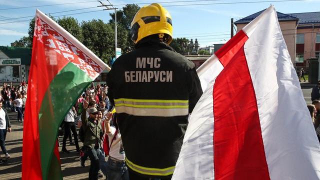 Некоторые госслужащие в Беларуси, а также сотрудники правоохранительных органов уволились в знак протеста