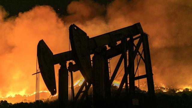 Пожар на нефтяном месторождении в Калифорнии 1 ноября 2019 года