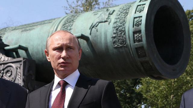 Путин и Царь-пушка