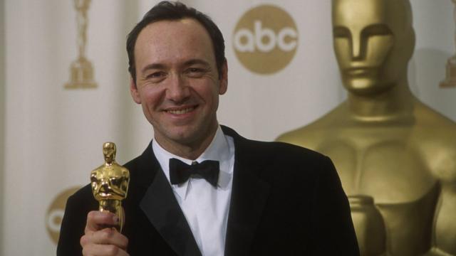 Кевин Спейси получил Оскара в 2000 году за исполнение главной роли в фильме "Красота по-американски"
