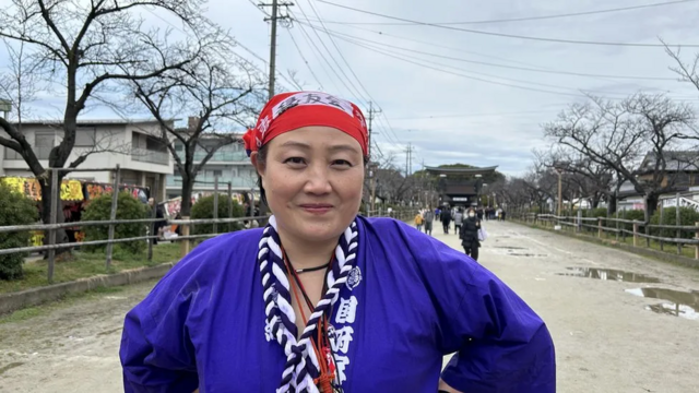 Bà Atsuko Tamakoshi là một trong những phụ nữ lần đầu tiên tham gia lễ hội khỏa thân này