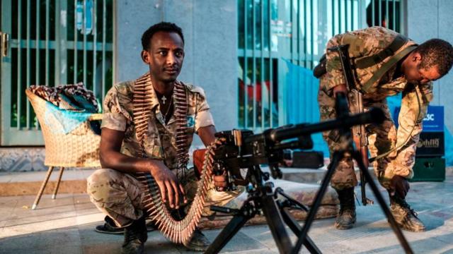 Бойцы ополчения Амхары, которые сражаются на стороне правительства Эфиопии