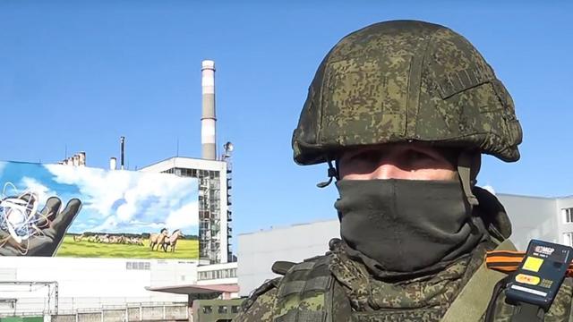Російський слодат у Чорнобилі