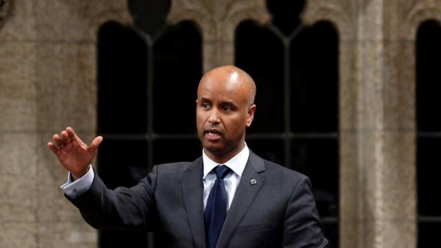 Канадский министр по вопросам иммиграции и делам беженцев Ахмед Хусен - сам беженец из Сомали.