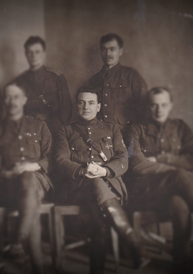 Лейтенант Эрнест Бо в Архангельске (в центре), август 1918