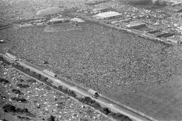 По своим масштабам грандиозный Isle of Wight Festival превзошел даже легендарный Вудсток