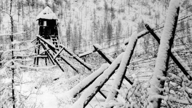 Занесенные снегом руины сталинского лагеря, Пермский край