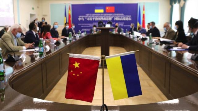 Кадры встречи представителей Украины и Китая в 2021 году