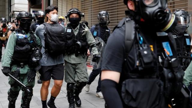 Столкновения в Гонконге в среду