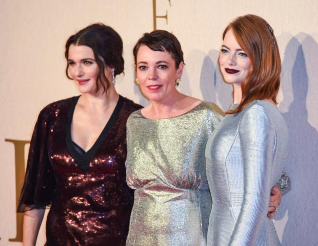 (Слева направо) Рейчел Вайс, Оливия Колмен и Эмма Стоун на премьере фильма "Фаворитка" на Лондонском кинофестивале 10 октября 2018 г.