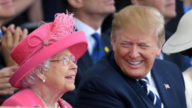 Трамп и королева