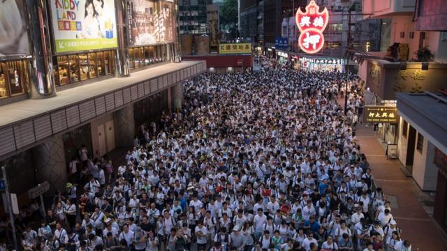 марш протеста в Гонконга