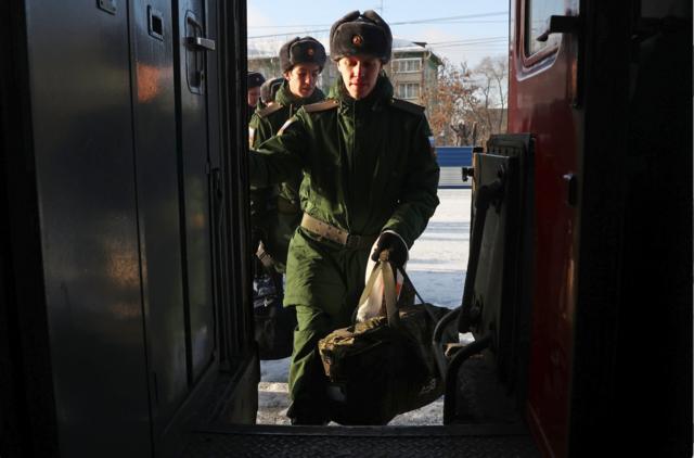 Новосибирск, ноябрь 2022 г. Призванные в армию грузятся в поезд
