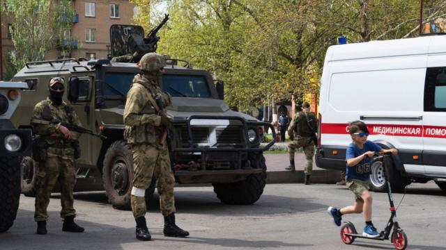 Російські військові на вулицях Мелітополя 1 травня