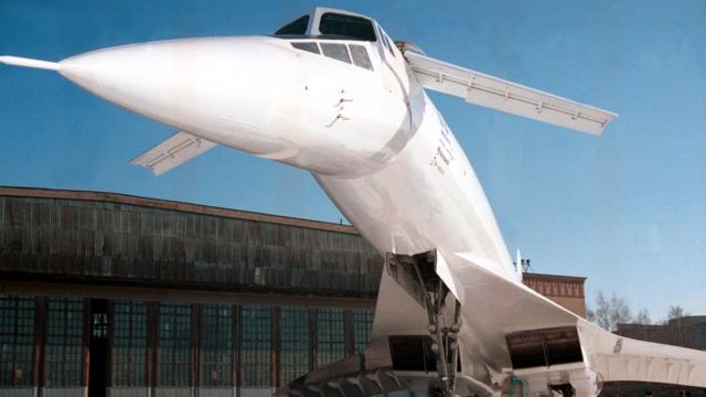 "Крылышки" Ту-144, помогавшие ему при взлете и посадке