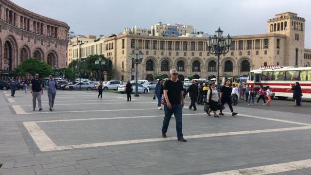 Rusiyadan gələn miqrantlar Yerevan küçələrində