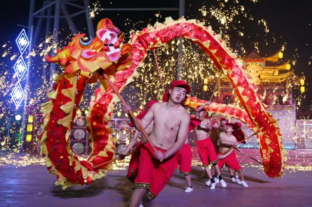 "Танец Дракона" на улицах Пекина