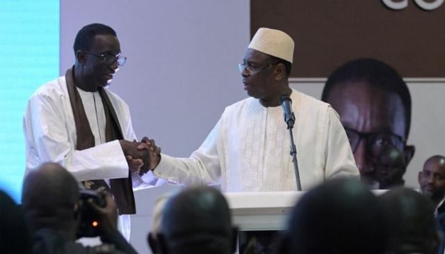L’ancien premier ministre Amadou Ba affaibli par son propre camp, peut compter sur le soutien du président Macky Sall qui a appelé son parti à faire bloc derrière le candidat qu’il a choisi.